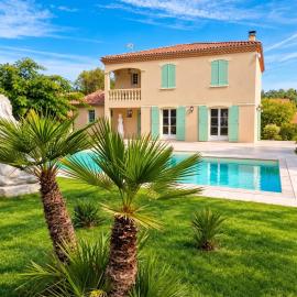 Villa de charme à Ribérac avec piscine privée, מלון בריבראק