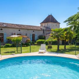 Maison spacieuse à Thénac avec piscine privée