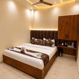 Hotel Amrit Gold - 3 Minute Walk from Golden Temple