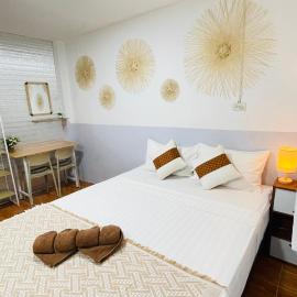 Baanlek Guest House