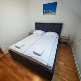 Apartman Batuda Đurđevac,Self check in,5G, Parking,R1,FREE WELLNESS 150m od apartmana uključen u cijenu, hotel in Ðurđevac