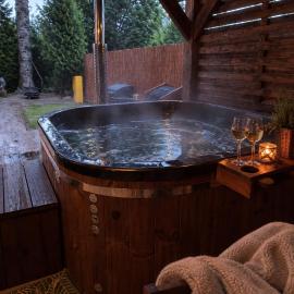 ,,Leśna Przygoda"-Prywatny domek Z BALIĄ JACUZZI W CENIE