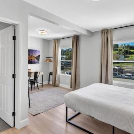 Vista Vacation Downtown Walkable Modern Escape
