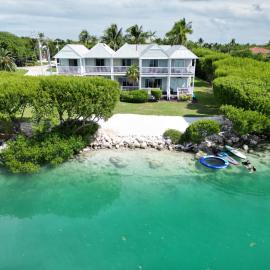 Blue Waters Stay - Waterfront Villa in Duck Key, hotel v destinaci Duck Key