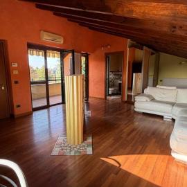 Openspace Attic Apartment with terrace, Wi-Fi