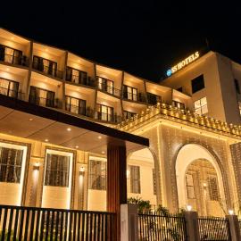 SS Hotels, ξενοδοχείο σε Hamīrpur