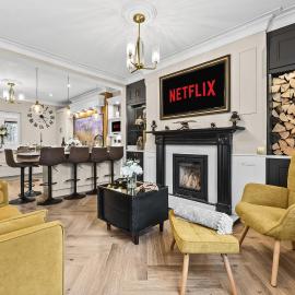Westgate Retreat 3 Bedrooms with Hot Tub and Games Room, Winchester, Sleeps 6, Pet friendly - by Blue Puffin Stays