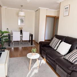 Apartamento Premium cerca Hospital, Universidad, Parking privado, a 5 minutos del centro histórico, ideal para visitar León sin preocuparse por el aparcamiento