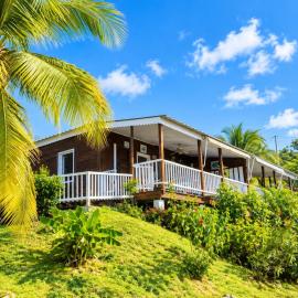 Charmant bungalow F3 sur la plage de petite anse, Bouillante