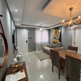 Apartamento 2 QT com Ar-condicionado -estacionamento, hotel en Paulínia