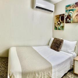Ivys Cave APTO 2 Five minutes from the airport and beyond, hôtel à Carolina