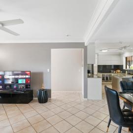 Spacious 4B Family Retreat in Cleveland, hotel i Cleveland