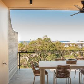 Top Floor Luxury Apartment in Sunshine Beach