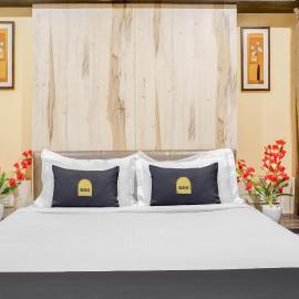 Super Townhouse OAK Regal Inn Near Sant Tukaram Nagar Metro Station