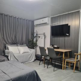 ห้องพักเมืองทองธานี Building T9, Floor 8, Room 13, khách sạn ở Pak Kret