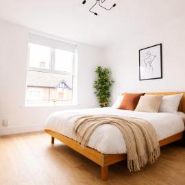 Stunning City Centre House With Hot Tub & Cinema Room
