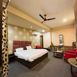 Hotel Shyam Utsav , Kaliji Mandir, hotel v destinácii Mirzāpur