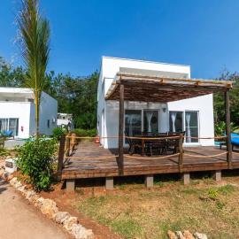 Shiri Beach Resort, hotel din Fumba