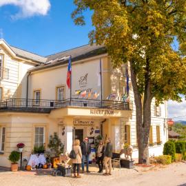 Hotel Tommy Wellness & Spa, hotel sa Náchod