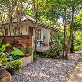 Thalane homes, hotel a Ban Laem
