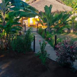 Bungalow la voisinade Madirokely route carrière Nosy bé, hotel din Madirokely