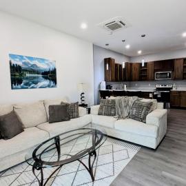 New 2 BR Unit in Prime Location (103), hotel a Maryville