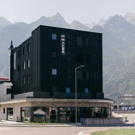 CUBE Alpine Stay, hotel em Bürs