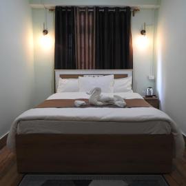 The Mountain Nest Homestay and Maitri Cafe