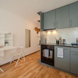 Alexandra 120 by Arosa Vacations, Renoviertes Studio mit Bergblick & Parking im Zentrum