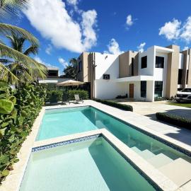 Relax & Fun Villa, Golf Cart & Electricity Included