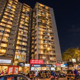 Glitz Saineel Executive Near Juhu Beach