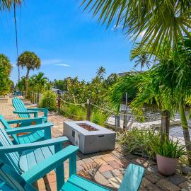 Latitude 26 Waterfront Resort and Marina – hotel w mieście Fort Myers Beach