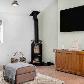Lily Barn Converted Cotswolds Barn with Hot Tub