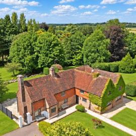 Gildridge Estate - Country home with tennis, Hot Tub, BBQ, Pool and Table Tennis, hotel em Chiddingly
