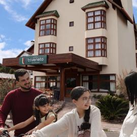 Hotel Triveneto Gramado, hotel u gradu Gramado