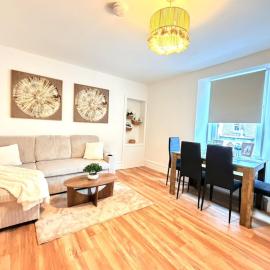 Galashiels Central Retreat l Sleeps 6