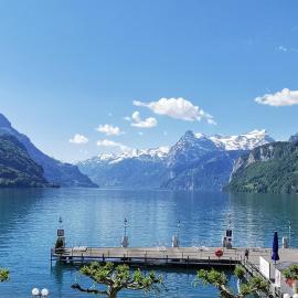 Privatzimmer mit eigenem Bad I Balkon mit Berg- & Seeblick I Brunnen am Vierwaldstättersee, hotel em Brunnen