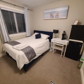 Casa Mare Victoria-room near Langford Lake, hotel in Victoria