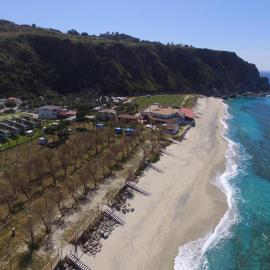 Villaggio Camping La Scogliera, hotel v mestu Ricadi