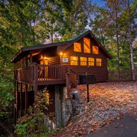 Hot Tub-Fireplace-Private-Honeymoon-Hiking-Relax