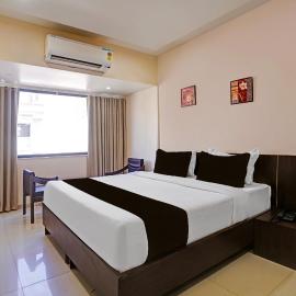 Super Townhouse Rajkot Bus Stand Formerly Moris Palace, hotel en Rajkot