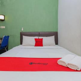 RedDoorz near Juanda International Airport 2