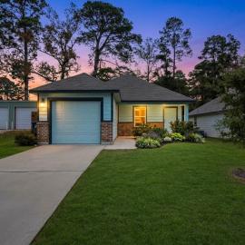 Lake Conroe Escape - Docked at the Cove 3BR, hotell i Willis