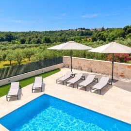 Villa FARO - new house, near beaches, heated pool, playroom, bbq, Salvore - Istria