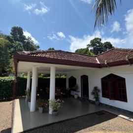 Relax and Stay Local in a Private Room in Weligama
