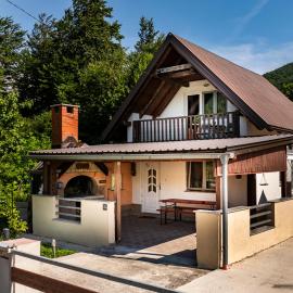 Velebit House: Baške Oštarije şehrinde bir otel