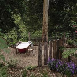 Milk & Mist Farmstay, hotel em Booloumba