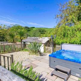 Streamways Slps 12-16 Hot Tub with Views Cabin