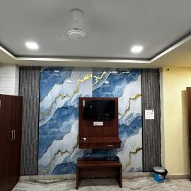 Hotel mangal Bhog just 20 mtr from Shreenathji temple 1 min walking only by Shreejivaas group