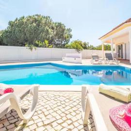 Villa Bermudas - moradia tranquila com piscina aquecível e BBQ em Albufeira